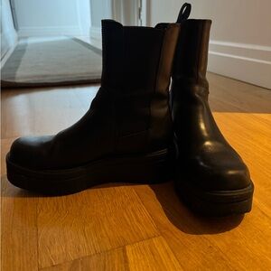 Vagabond Black Ankle Booties